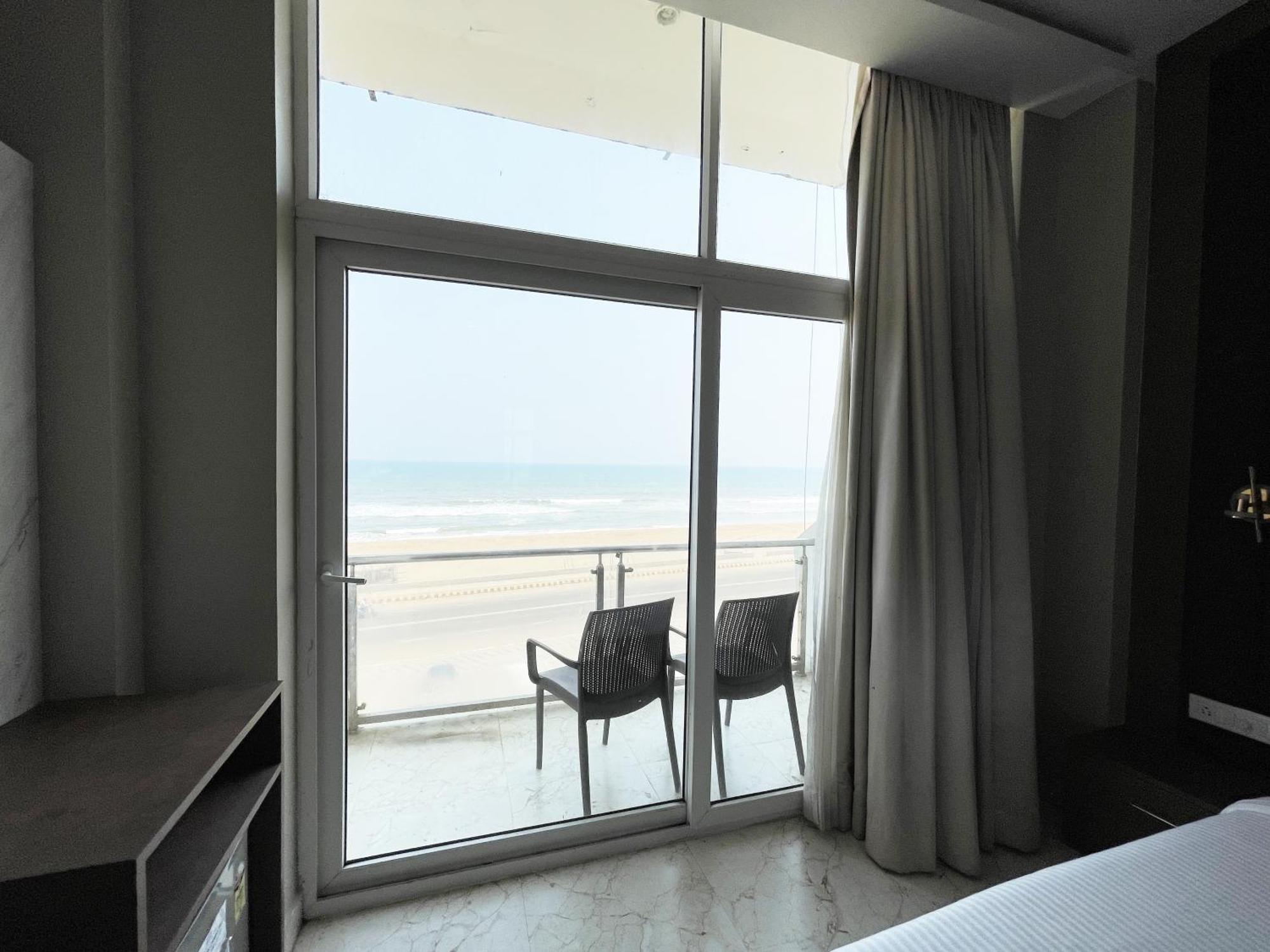 Hotel Tbs In 푸리 외부 사진