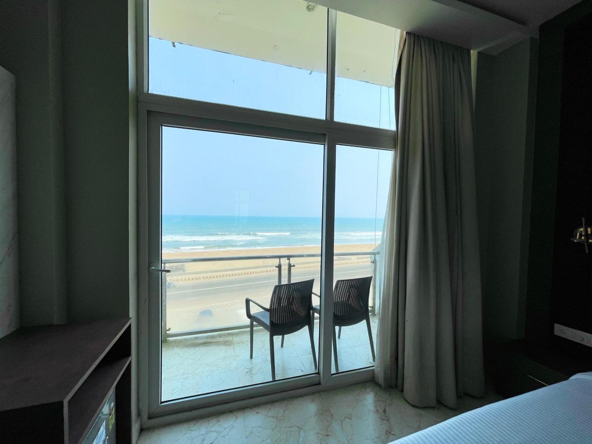 Hotel Tbs In 푸리 외부 사진