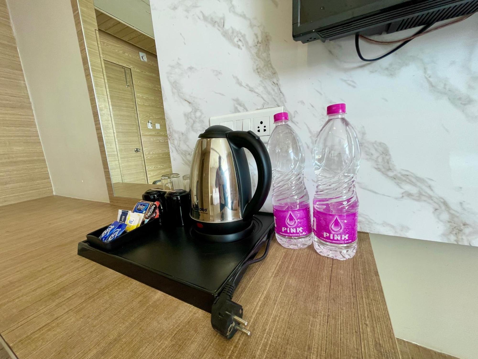 Hotel Tbs In 푸리 외부 사진