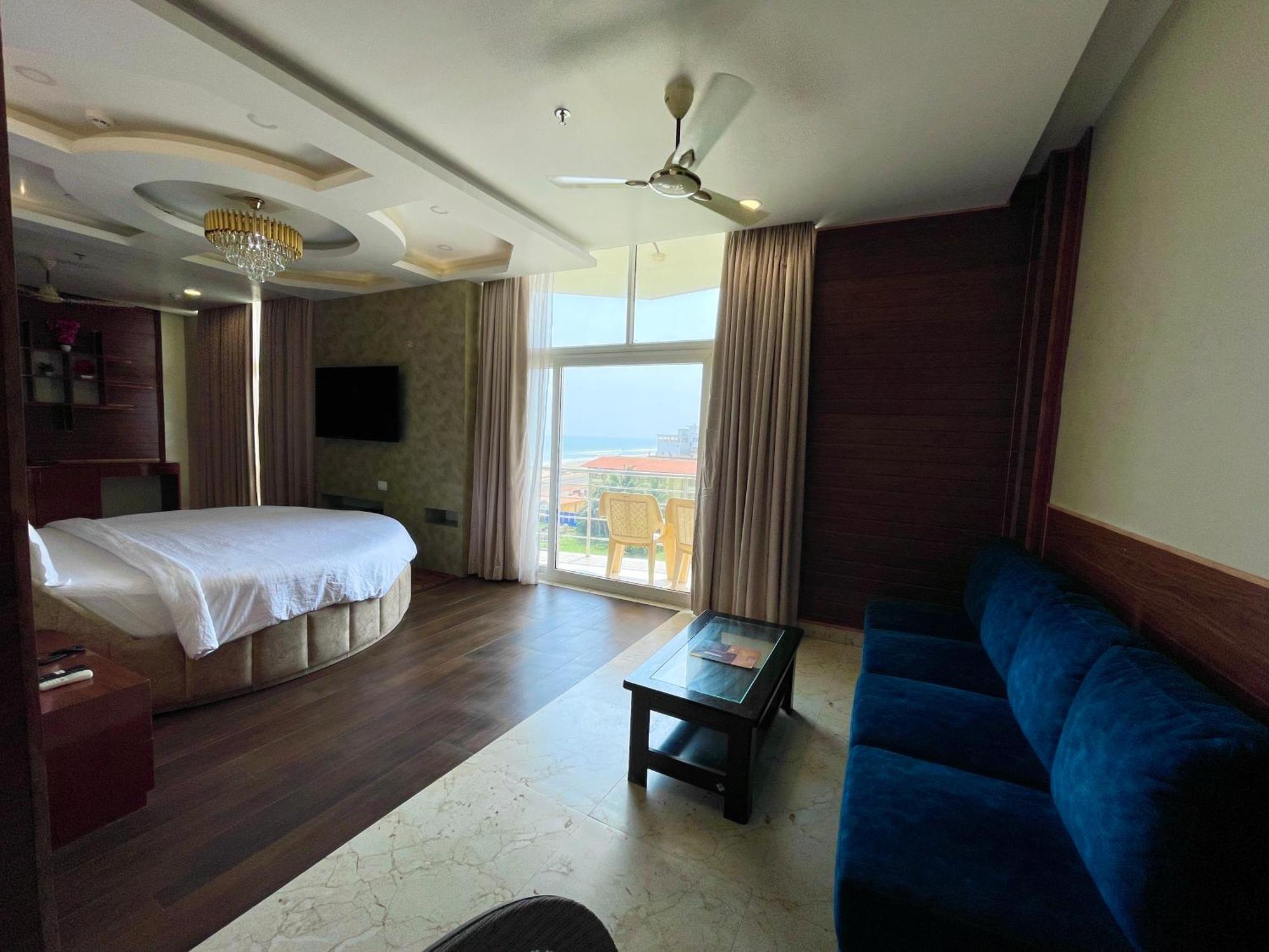 Hotel Tbs In 푸리 외부 사진